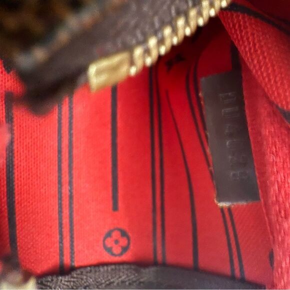Used in excellent condition Louis Vuitton limited edition Damier Pochette - Picture 11 of 12